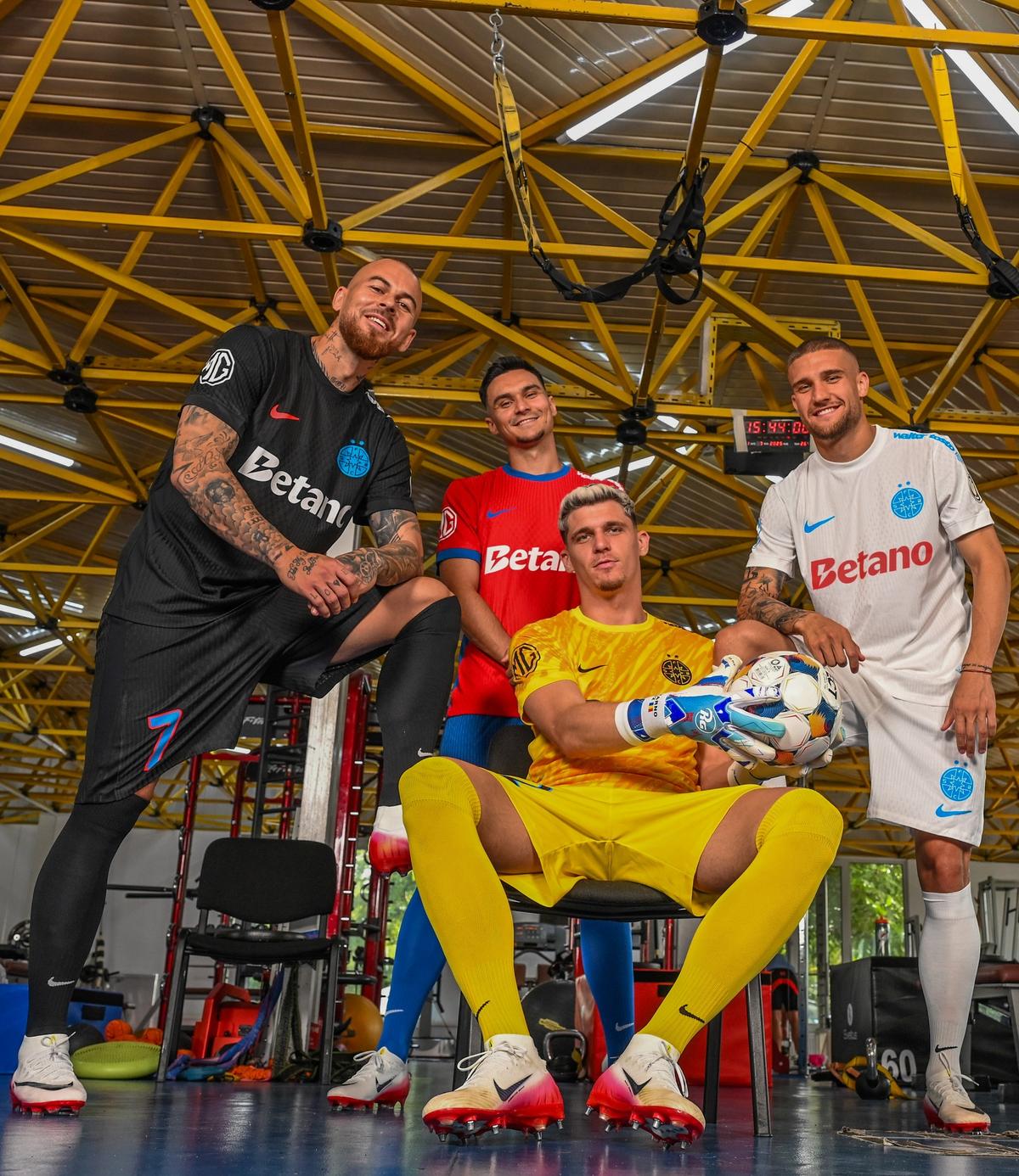 FCSB și-a prezentat noile echipamente! Târnovanu, Alibec, Bîrligea și Șut, „modelele” campioanei