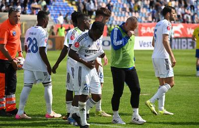 Scandal la clubul din Superliga! Antrenorul nu mai vrea să audă de el: „Nici dacă mi-l aduce, nu-l mai primesc!”
