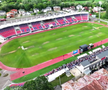 Cum arată gazonul stadionului „Eugen Popescu” din Târgoviște. FOTO: YouTube @Miros de Cer