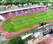 Cum arată gazonul stadionului „Eugen Popescu” din Târgoviște. FOTO: YouTube @Miros de Cer