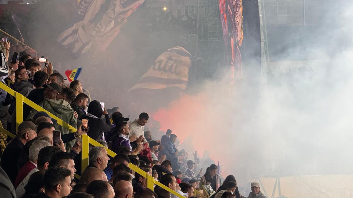Atmosferă de zile mari la Mioveni, la FC Argeș - Rapid: scenografie 3D la revenirea în prima ligă » Au apărut și probleme!