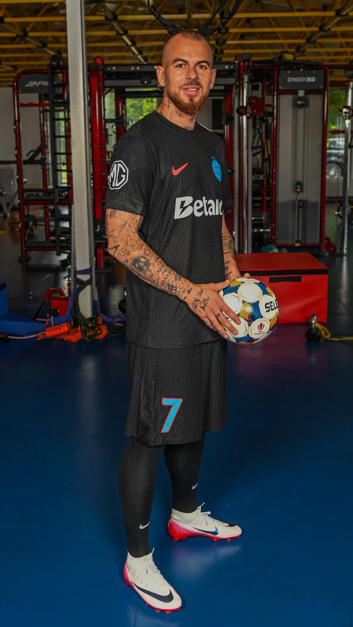 Cum arată noile echipamente ale campioanei FCSB