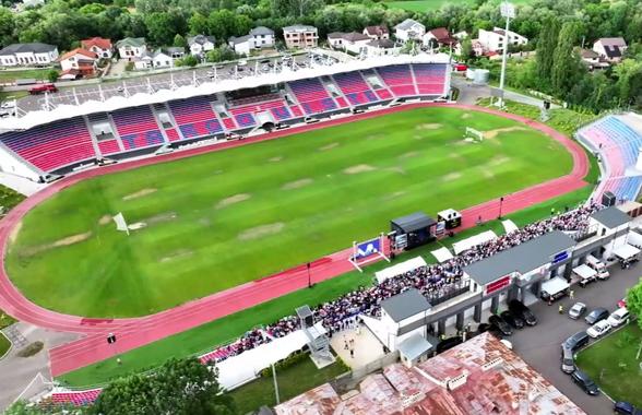 Dezastru pe stadionul din România reabilitat cu 20 de milioane de euro! Incredibil cum arată gazonul