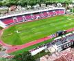 Gazonul, aproape distrus pe stadionul „Eugen Popescu” din Târgoviște. FOTO: Youtube @Miros de Cer