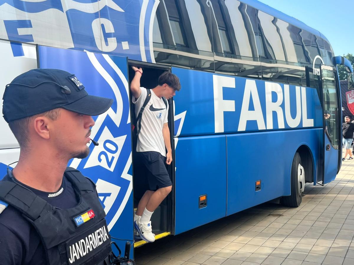 Dinamo - Farul, imagini înaintea amicalului de pe „Arcul de Triumf”