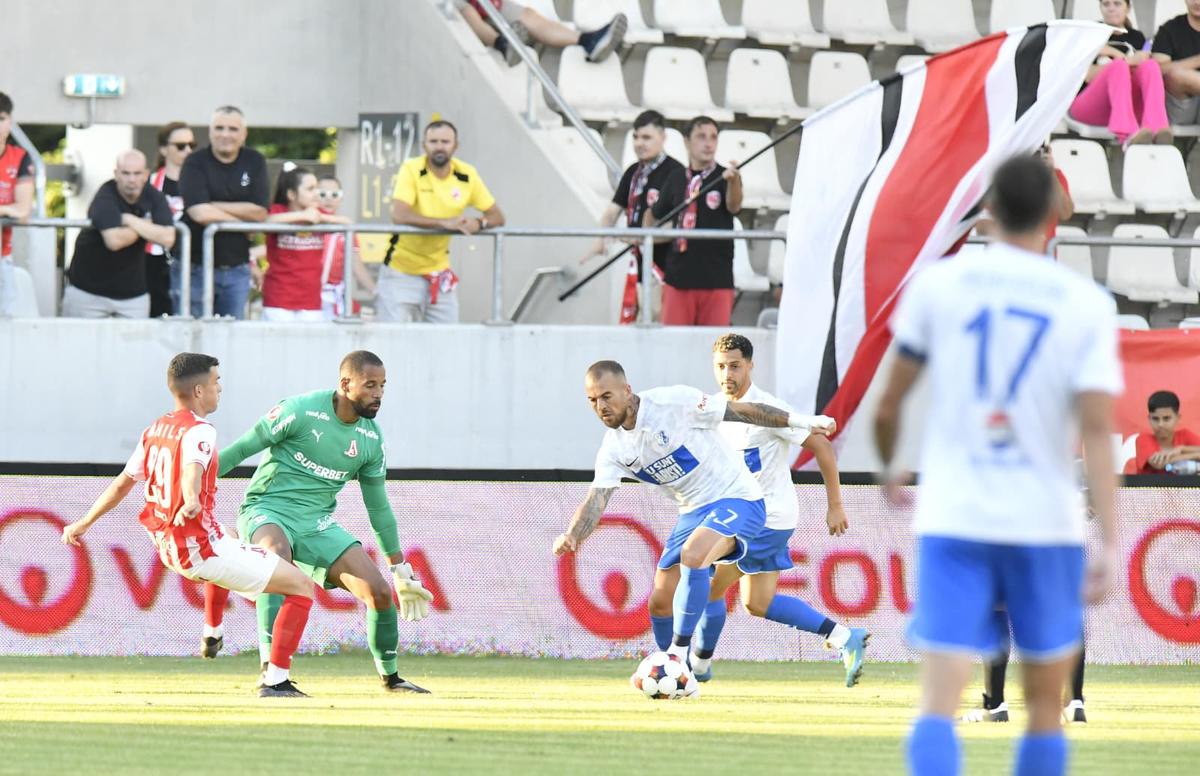 Dinamo a încasat 3 goluri de la Farul! Alibec nu i-a iertat pe „câini”