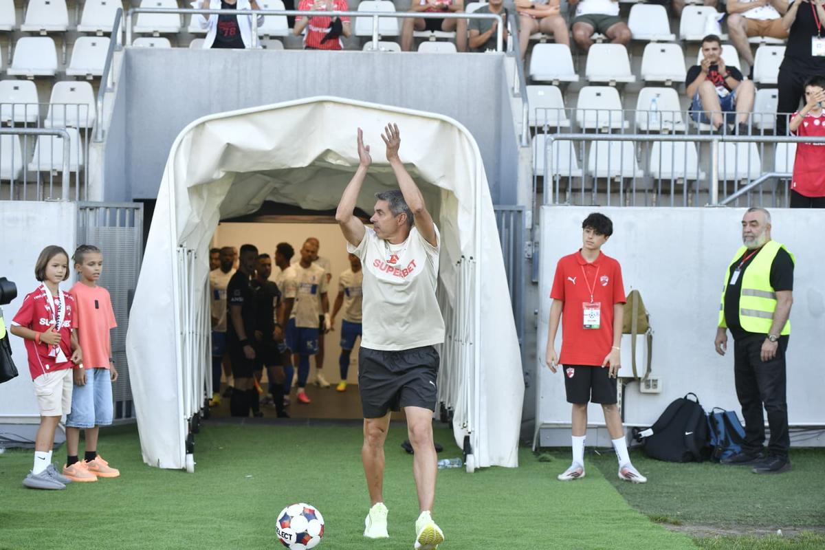 „M-a surprins!” » Căpitanul Cîrjan îi bate obrazul lui Gnahore: „Știam că nu vrea să joace la altă echipă în afară de Dinamo”