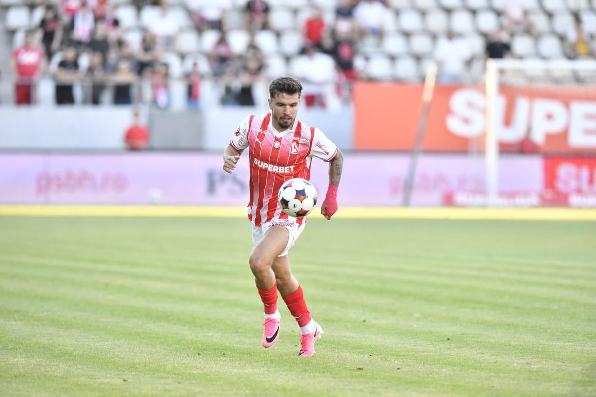 „M-a surprins!” » Căpitanul Cîrjan îi bate obrazul lui Gnahore: „Știam că nu vrea să joace la altă echipă în afară de Dinamo”