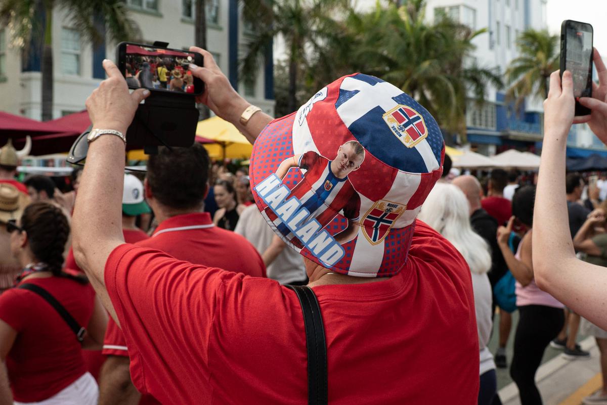 Fanii norvegieni au cucerit Miami înaintea confruntării istorice cu Anglia