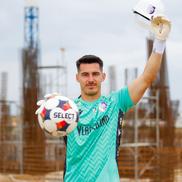 FC Argeș și-a prezentat echipamentul #2 și #3 pentru noul sezon pe șantierul stadionului „Nicolae Dobrin” / Sursă foto: Facebook@ FC Argeș