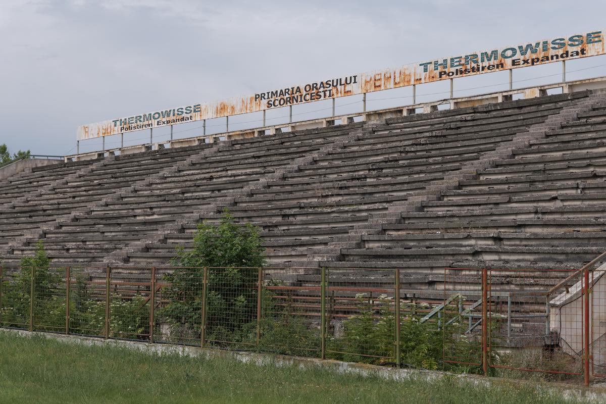 Ce s-a ales de stadionul lui Ceaușescu » Baza celei mai corupte echipe din istoria fotbalului românesc nu a fost abandonată