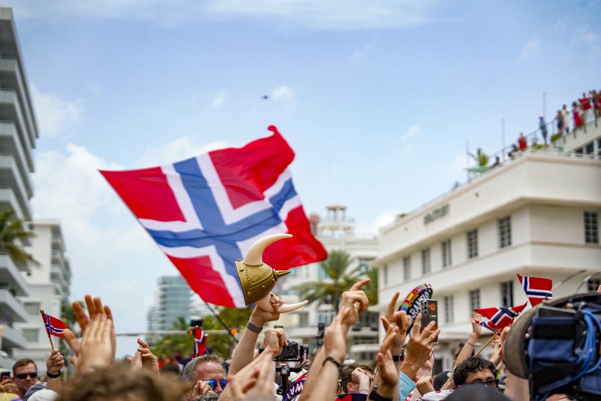 Fanii norvegieni au cucerit Miami înaintea confruntării istorice cu Anglia