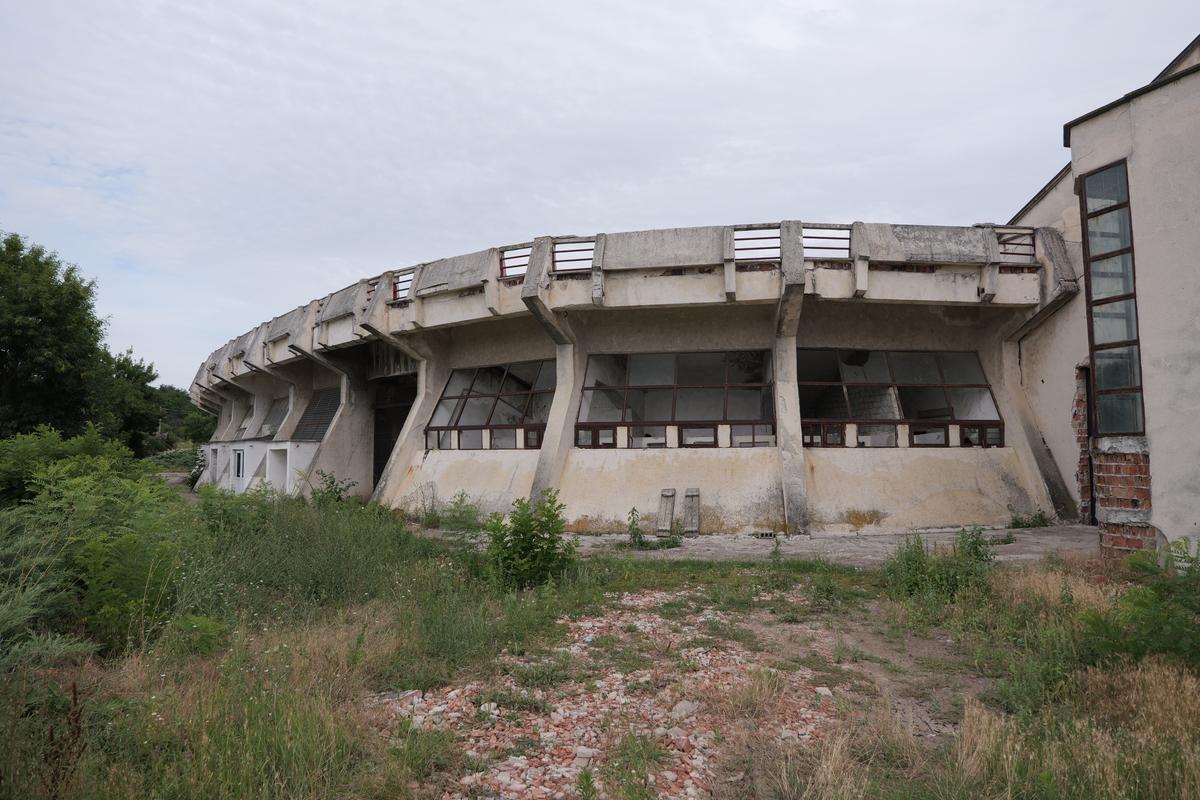 Ce s-a ales de stadionul lui Ceaușescu » Baza celei mai corupte echipe din istoria fotbalului românesc nu a fost abandonată