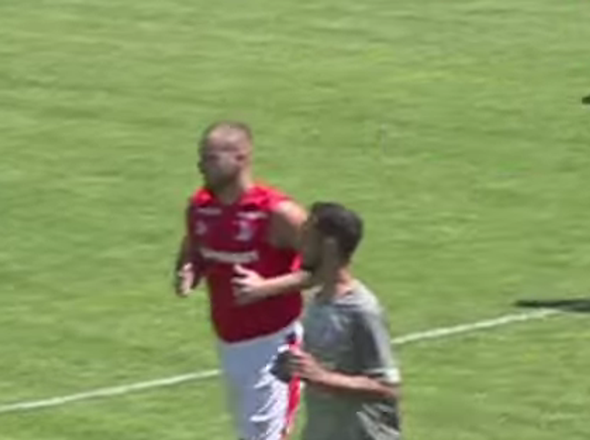 George Pușcaș a ieșit la antrenamente în timpul amicalului celor de la Dinamo cu Ștefăneștii de Jos // capturi 48 TV