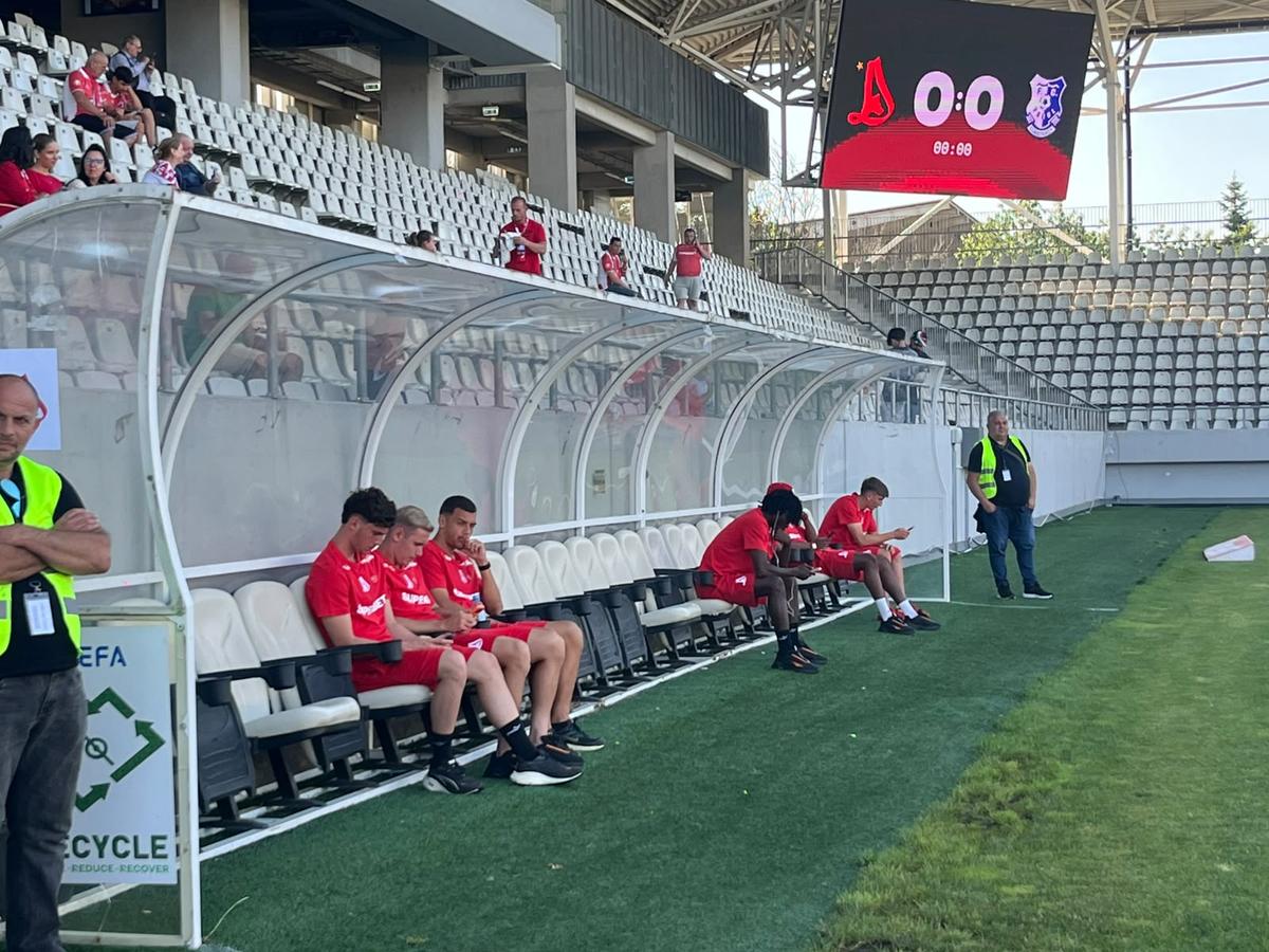 Dinamo - Farul, imagini înaintea amicalului de pe „Arcul de Triumf”