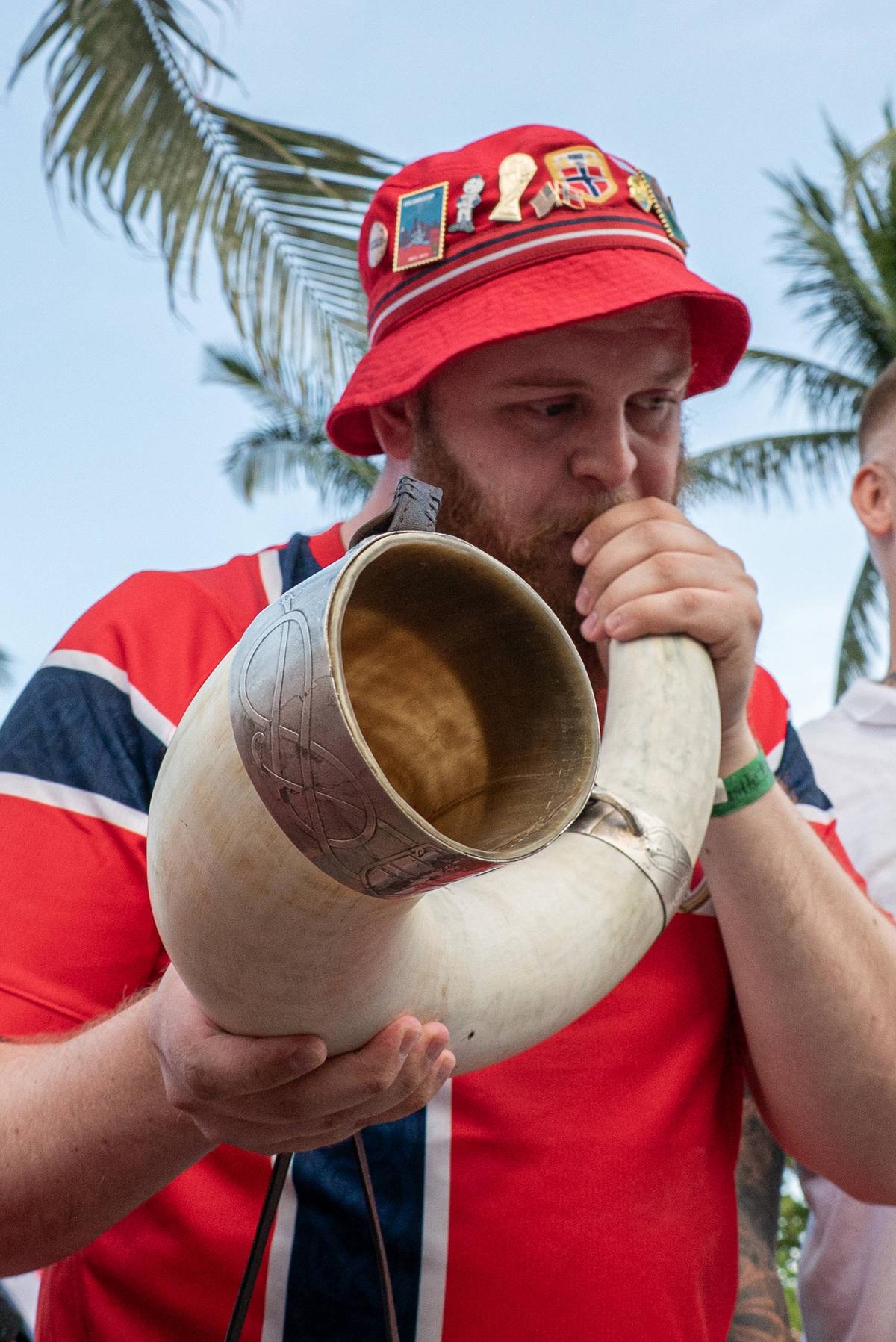 Fanii norvegieni au cucerit Miami înaintea confruntării istorice cu Anglia