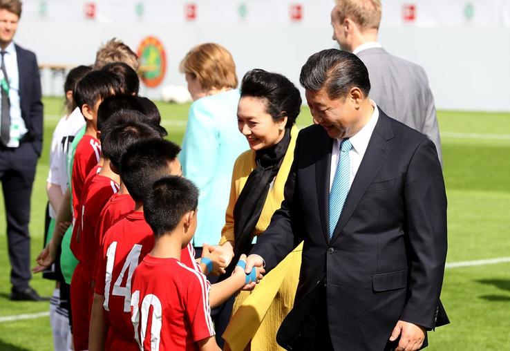Xi Jinping plănuia să întinerească națiunea prin sport, inclusiv prin fotbal  FOTO: Guliver/Getty Images