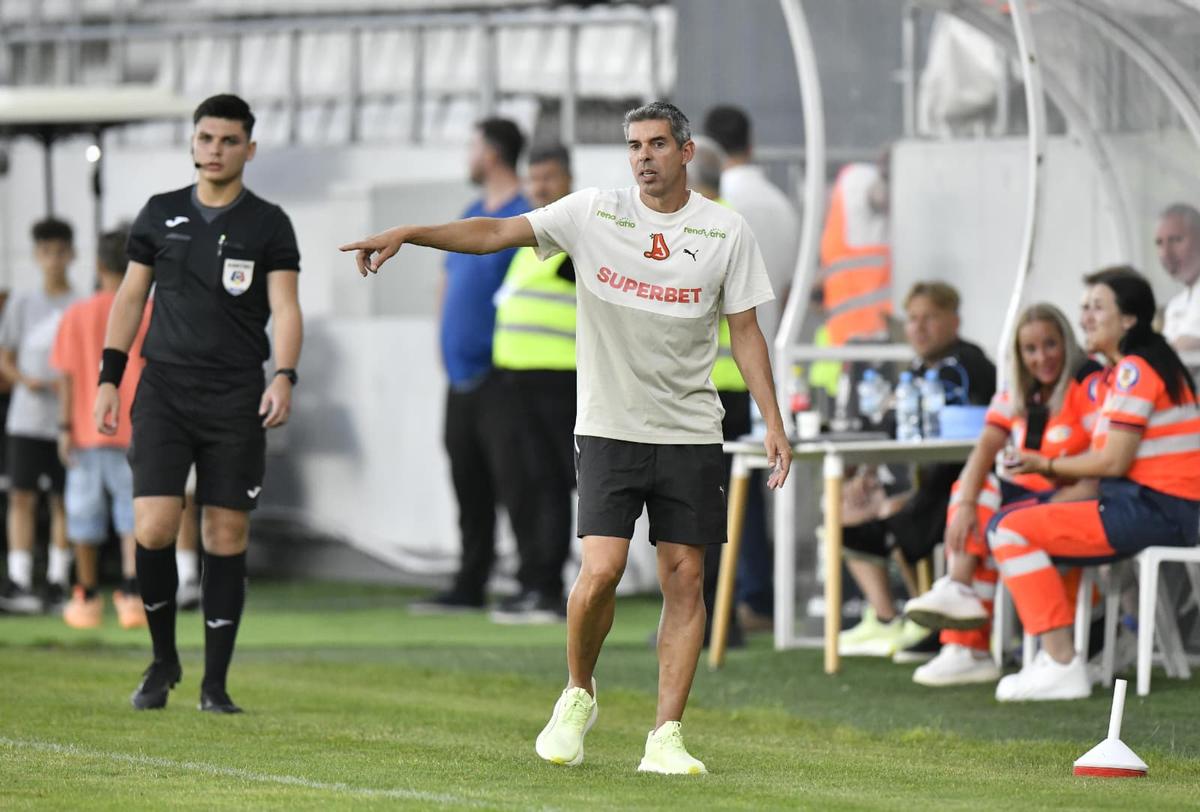 Dinamo - Farul, amical pe „Arcul de Triumf”