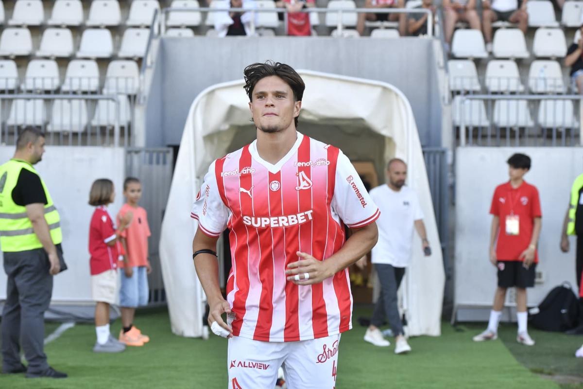 Dinamo - Farul, amical pe „Arcul de Triumf”