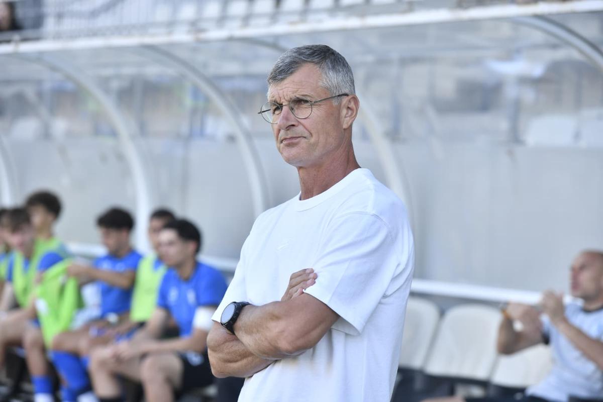 Dinamo - Farul, amical pe „Arcul de Triumf”