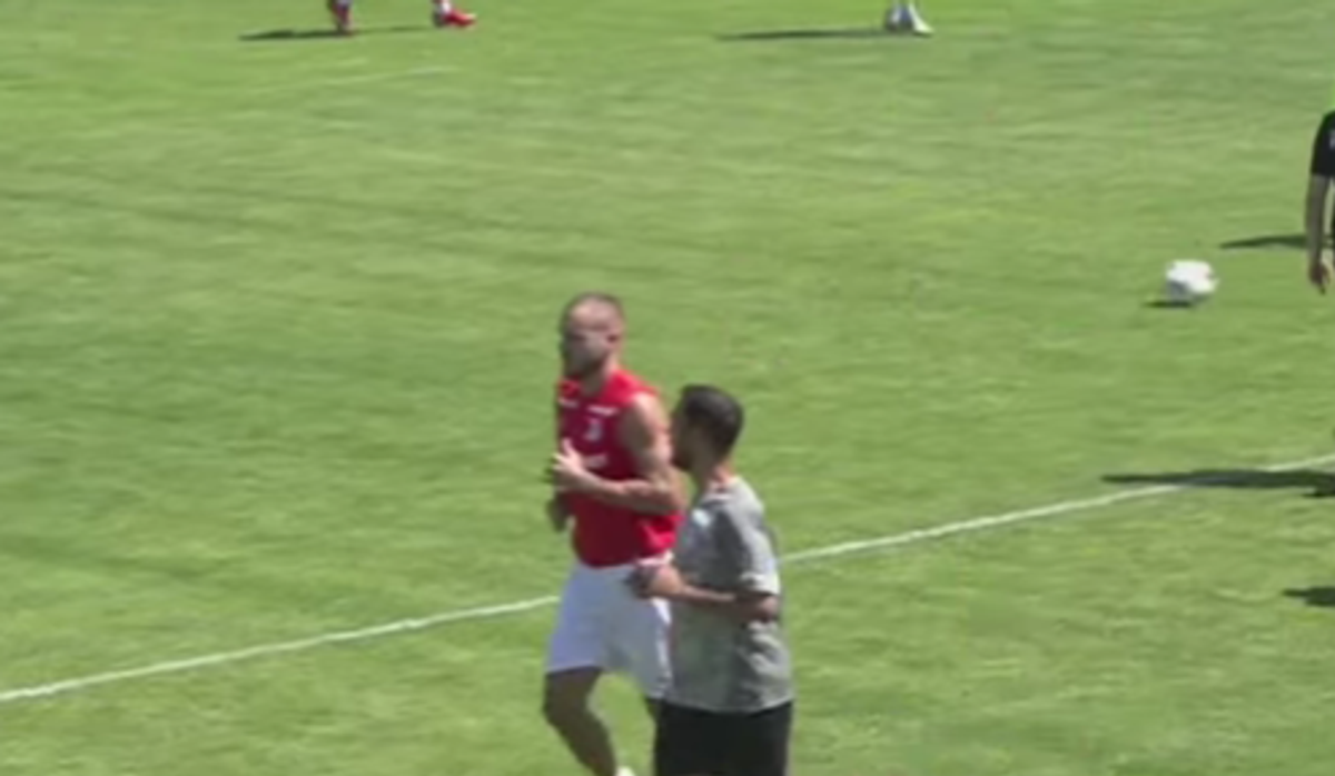 Ce făcea George Pușcaș în timpul amicalului lui Dinamo cu Ștefăneștii de Jos: „Nu mai durează mult”