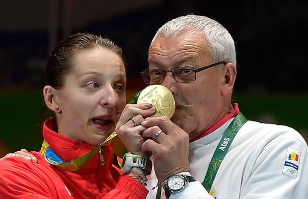 4 ani de la singurul aur al României la Rio 2016 » Dan Podeanu, antrenorul ehipei feminine de spadă: ”Pentru fete a fost ceva fantastic!”