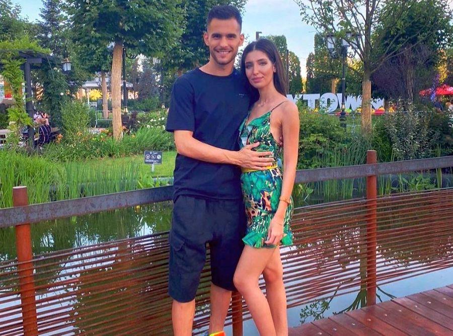 Marius Marin, împreună cu iubita sa Gestul remarcabil al lui Marius Marin » A renunțat la vacanță pentru un amical la națională: „Asta e, mai facem și sacrificii”