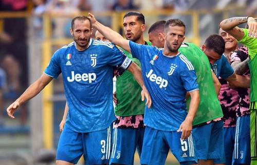 Marius Constantin se compară cu Chiellini