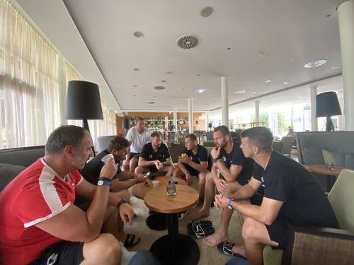 Oamenii de la Slavia discutau chiar protoculul împotriva coronavirusului
