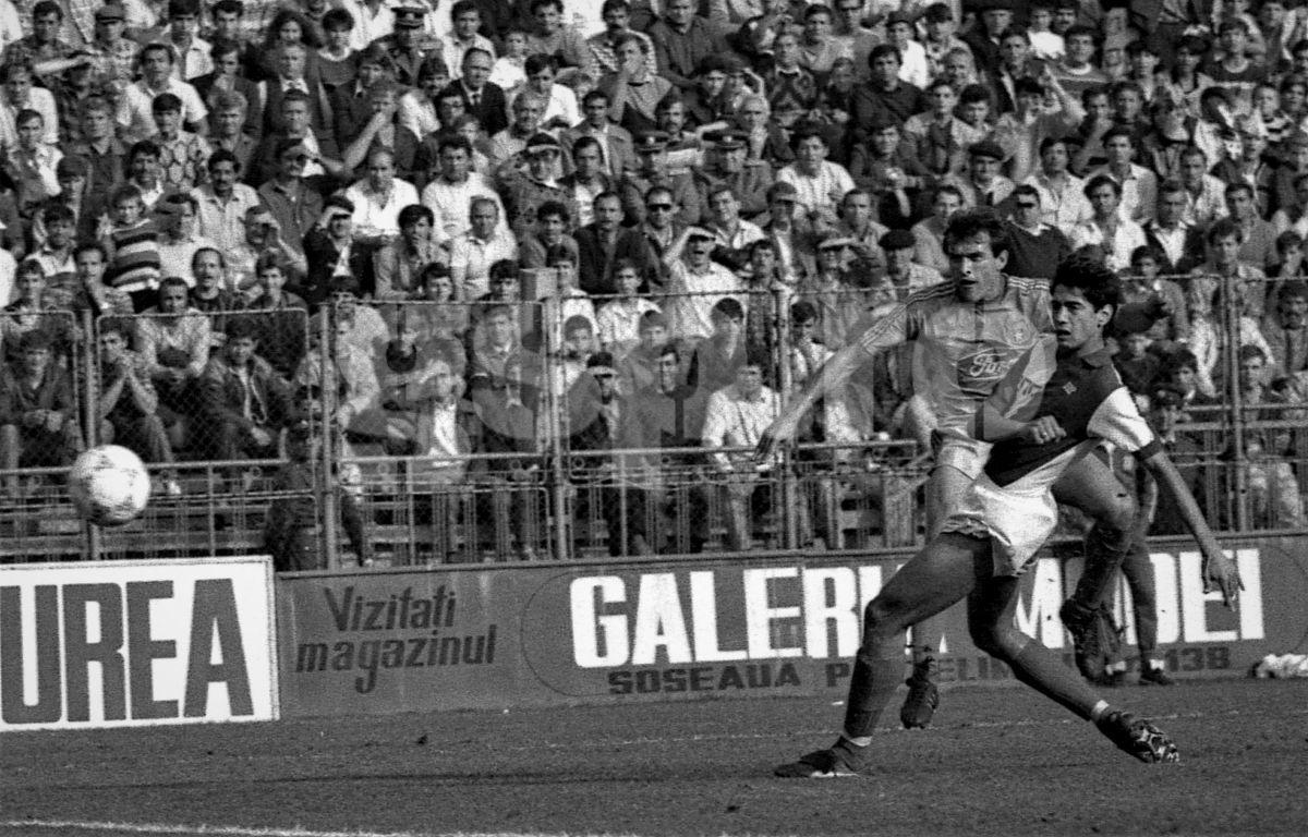 Povestea ultimului derby Rapid - Steaua din comunuism: „Galeria noastră s-a bătut parte-n parte cu Miliția! S-a jucat până a câștigat cine trebuia!”