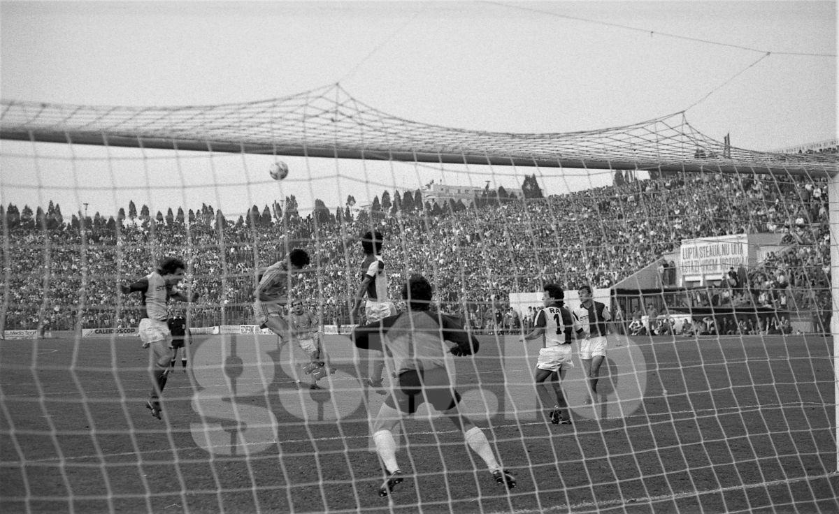 Povestea ultimului derby Rapid - Steaua din comunuism: „Galeria noastră s-a bătut parte-n parte cu Miliția! S-a jucat până a câștigat cine trebuia!”