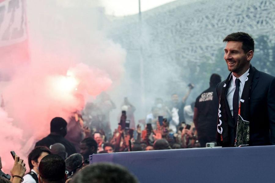 Leo Messi a fost prezentat oficial la PSG astăzi / Sursă foto: Messi Media Twitter Cristiano Ronaldo, chemat în Ligue 1 să se dueleze cu Leo Messi: „Îi scriu în fiecare zi!” » Răspunsul lui CR7