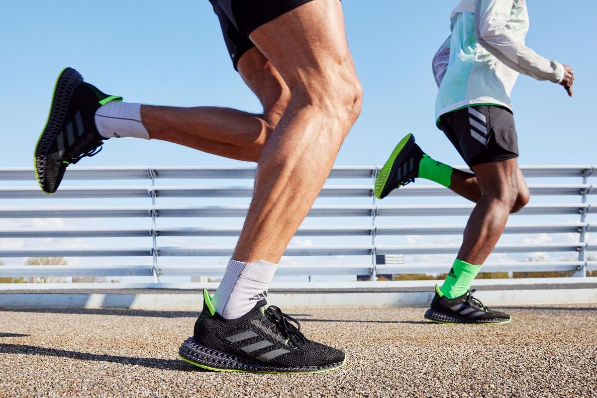 Atingi următorul nivel de performanță cu cea mai nouă tehnologie cu imprimare 3D - adidas 4DFWD