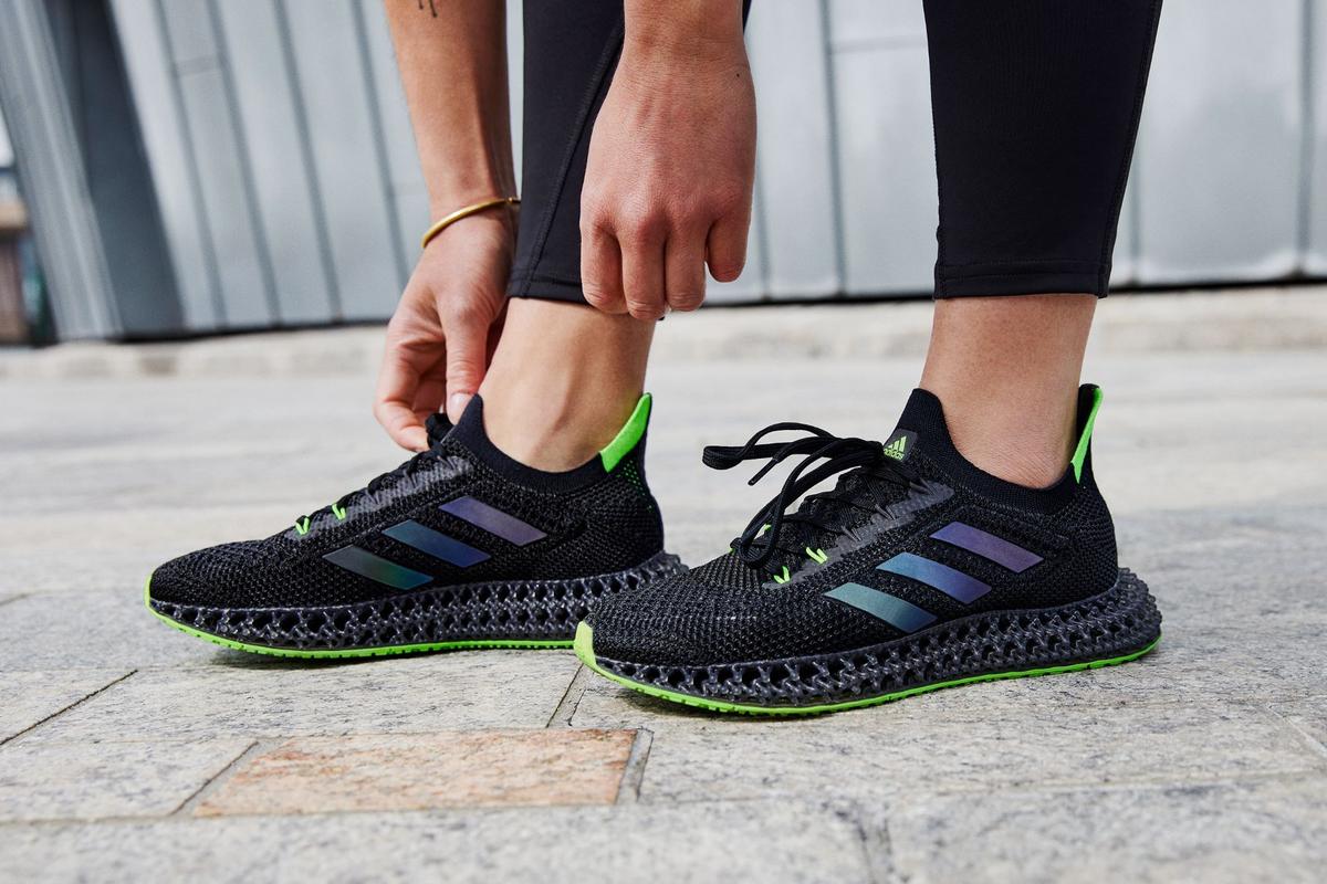 Atingi următorul nivel de performanță cu cea mai nouă tehnologie cu imprimare 3D - adidas 4DFWD