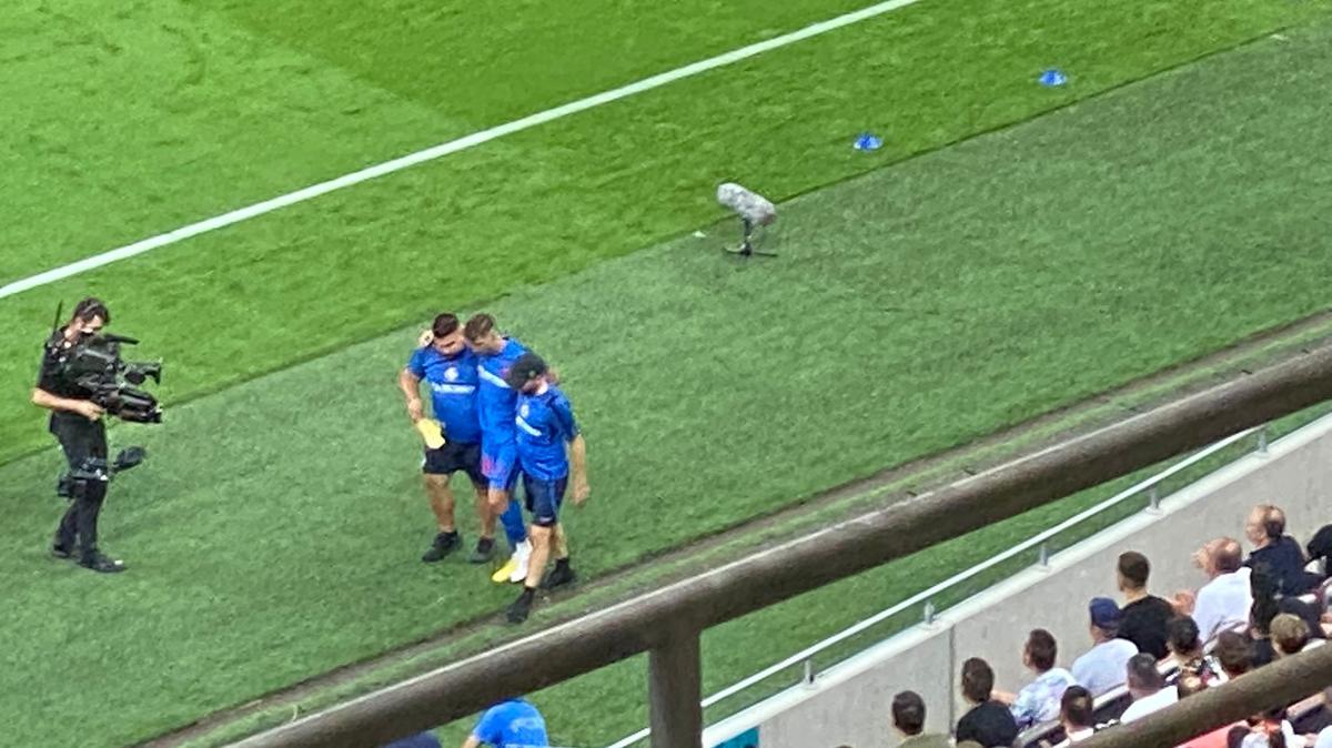 David Miculescu, accidentat în FCSB - Dunajska Streda / FOTO: Capturi @Pro TV