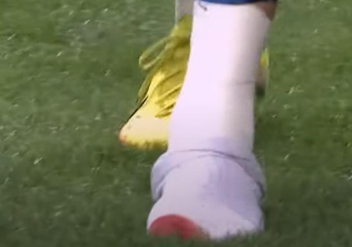 David Miculescu, accidentat în FCSB - Dunajska Streda / FOTO: Capturi @Pro TV