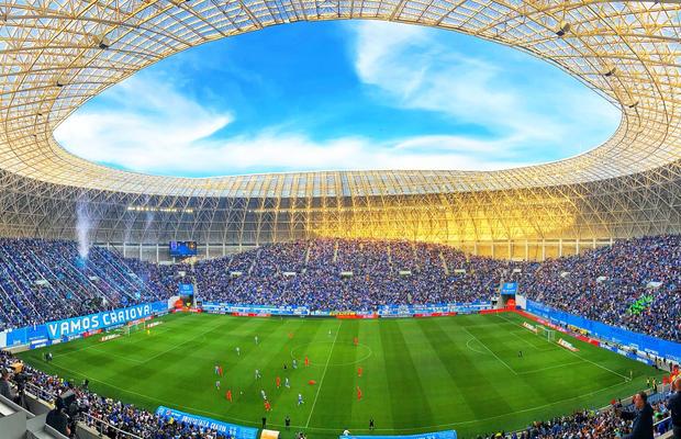 Zi cu 70.000 de spectatori pe stadioanele din România » Cum se împart fanii, diseară, pe axa București - Craiova - Cluj