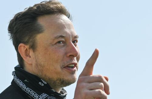Mark Zuckerberg (39 de ani) și Elon Musk (51 de ani), doi dintre cei mai bogați oameni ai planetei, au pus la cale o luptă epică.