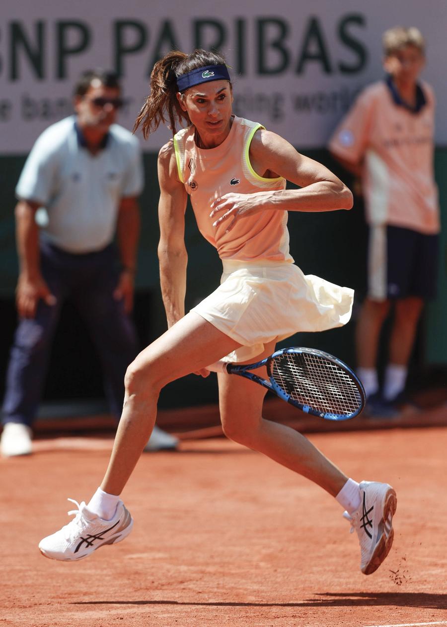 Gabriela Sabatini a revenit pe teren anul trecut la Roalnd Garros în competiție destinată legendelor FOTO Guliver/GettyImages Gabriela Sabatini despre tenisul feminin actual: „Îmi plac foarte mult Ons Jabeur, Karolina Muchova, iar ceea ce face Iga Swiatek este incredibil”