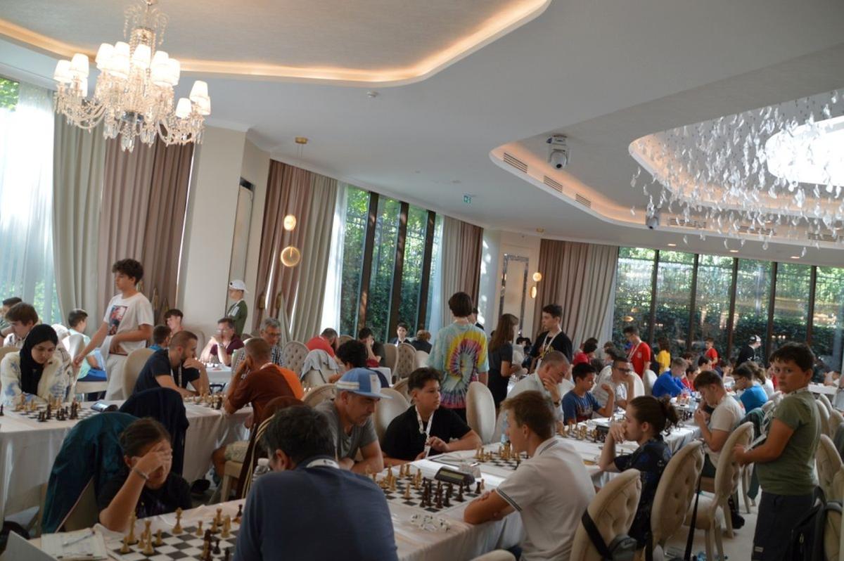 A început turneul de șah Arad Grand prix Classic 2023 » Cine sunt marii favoriți + Marele premiu pus în joc