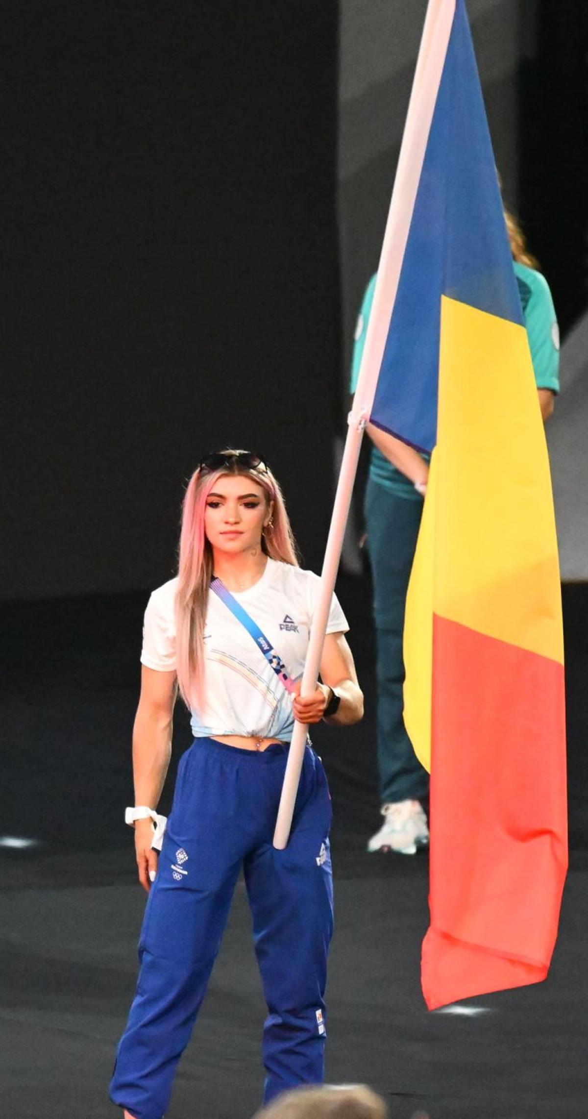 Mihaela Cambei, vicecampioana olimpică, și-a spus povestea la „Prietenii lui Ovidiu”: „Merg machiată inclusiv la antrenamente, iar asta m-a ajutat!” + Fotbalistul preferat: „Îmi place nebunia lui”