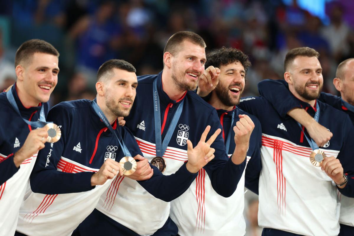 Nikola Jokic n-a mai rezistat! A petrecut cu Djokovic în fața a zeci de mii de sârbi, dar un detaliu l-a dat gata: „Oh, nu!”