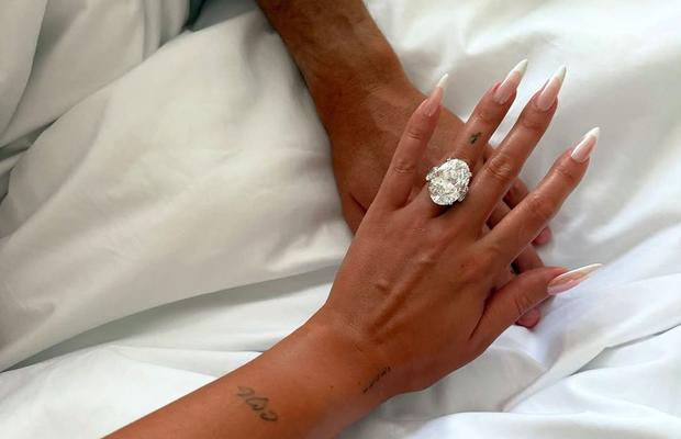 Experții nu se pun de acord asupra valorii inelului oferit de Ronaldo logodnicei Georgina