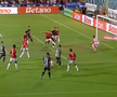 Fază controversată în careul celor de la Oțelul Galați. Rapidiștii au cerut penalty, după ce Zhelev a atins mingea cu mâna.