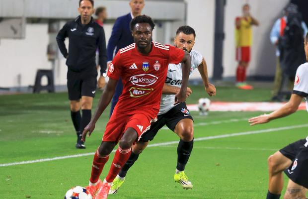 A driblat cât toți jucătorii de la FCSB la un loc » Povestea lui Oberlin, atacantul de 4 milioane de euro care a distrus Benfica de ziua lui