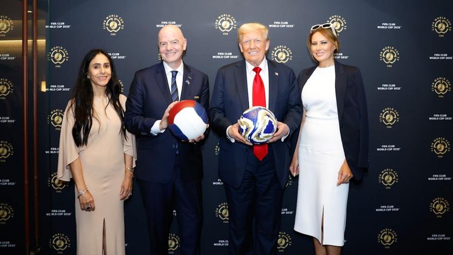 Gianni infantino și soția lui, Leena Al Ashqar (stânga), alături de președintele Statelor Unite, Donald Trump, și partenera acestuia, Melanie Sumele amețitoare plătite de UEFA amantei lui Infantino » Ce a făcut soția actualului președinte FIFA când a aflat că acesta o înșela cu secretara