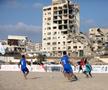 Jucători și terenuri de fotbal din Fâșia Gaza // Foto: Imago