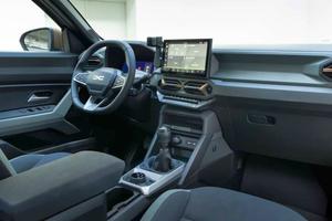 Modelul de la Dacia i-a impresionat pe britanici: „Mașina are un nume amuzant și este mai ieftină decât rivalele din segment”