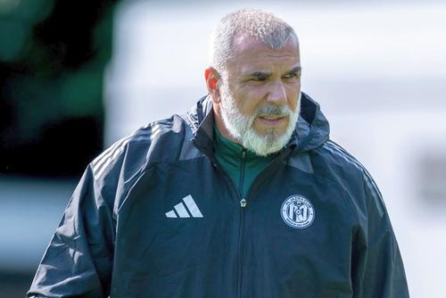 Cosmin Olăroiu, OUT din Liga Campionilor Asiei după primul meci la Al-Jazira // FOTO: X