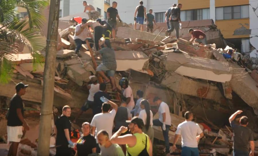 Așa arată clădirile din Cali, capitala Columbiei, după seismul puternic de luni de 7,4 grade Fotbalul a fost oprit după seismul devastator de 7,4 grade: „E chinuitor să îi vezi pe colegi plângând la antrenament!”